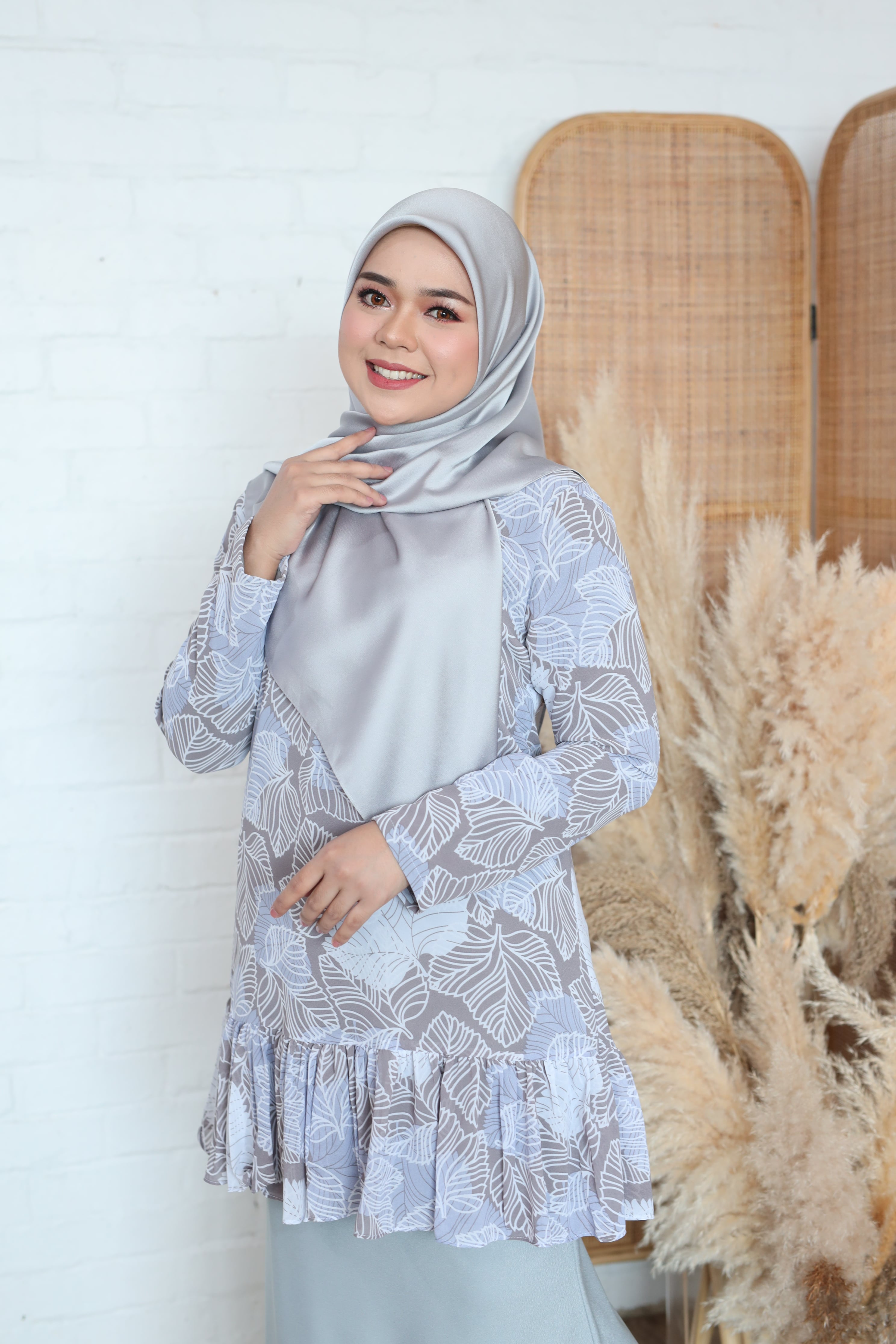 DAYANG LEAVES SERIES IN SOFT GREY - Aisha Boutique